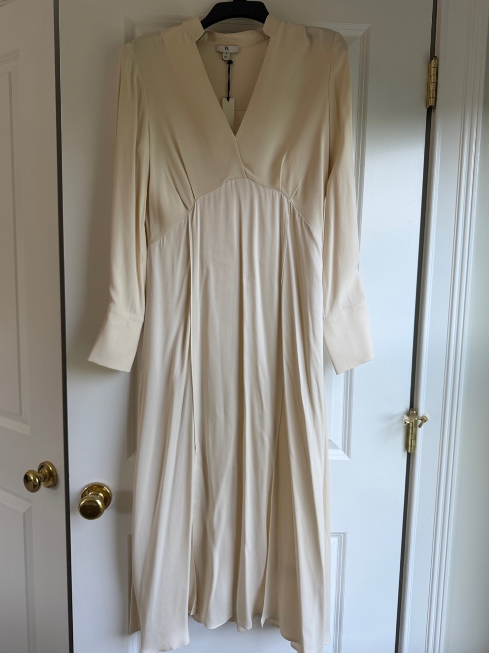 Elegant Cream Long-Sleeve V-Neck Midi Dress - NEVER WORN!! NWT